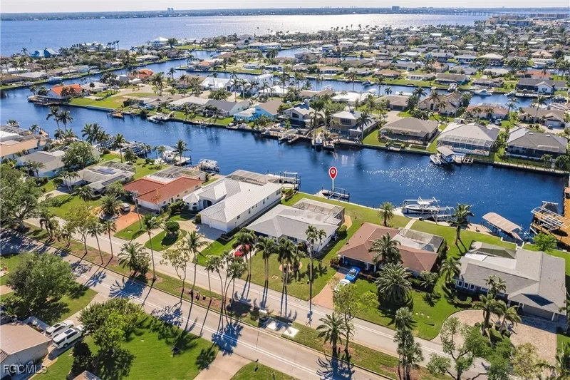 1936 Palaco Grande Parkway, Cape Coral, FL 33904, Cape Coral, Florida, United States. - Photo 47