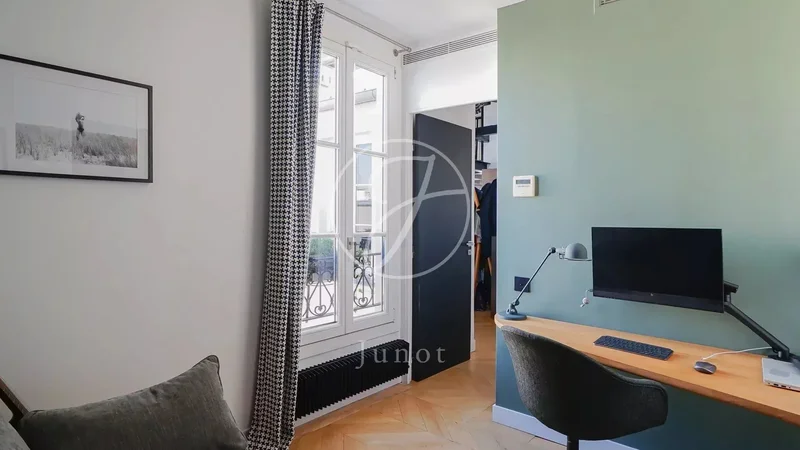 Paris, Île-de-France, France. - Photo 10