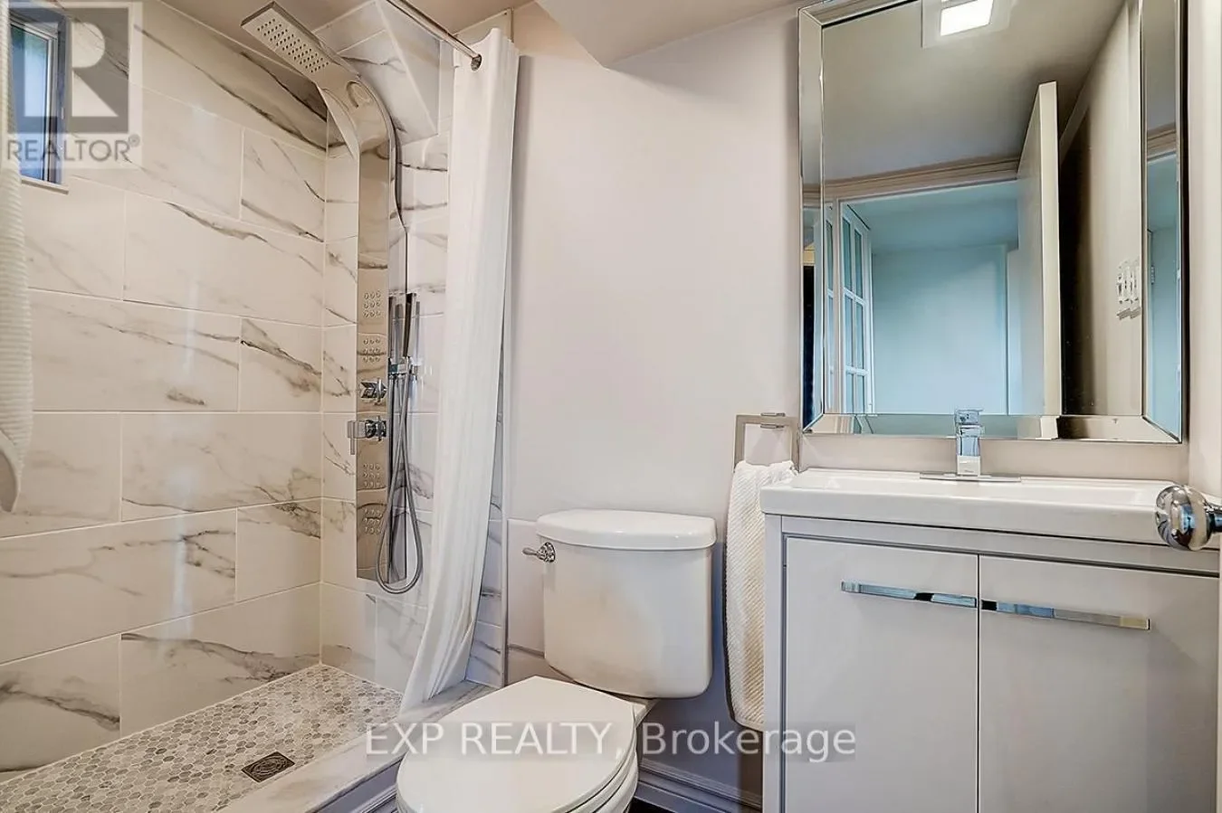 62 KEMPSELL CRESCENT, Toronto, Ontario, Canada. - Photo 18