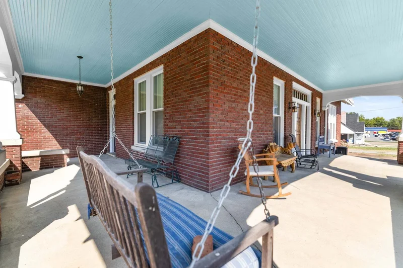3 Bedrooms Single Family Detached
