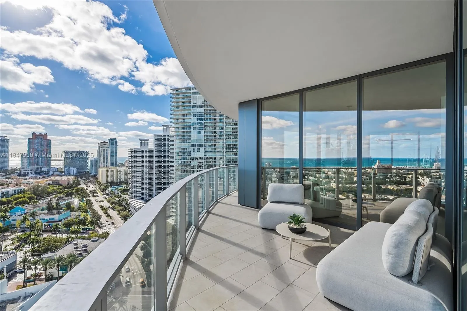 Miami Beach, Florida, United States. - Photo 2