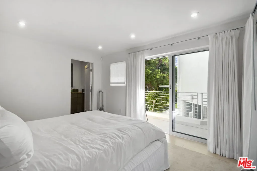 6375 Gayton Place, Malibu, California, United States. - Photo 2