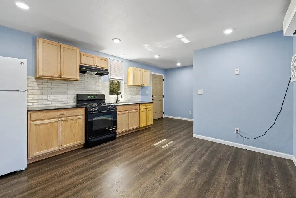 2540 FM 20, Red Rock, Texas, United States. - Photo 25
