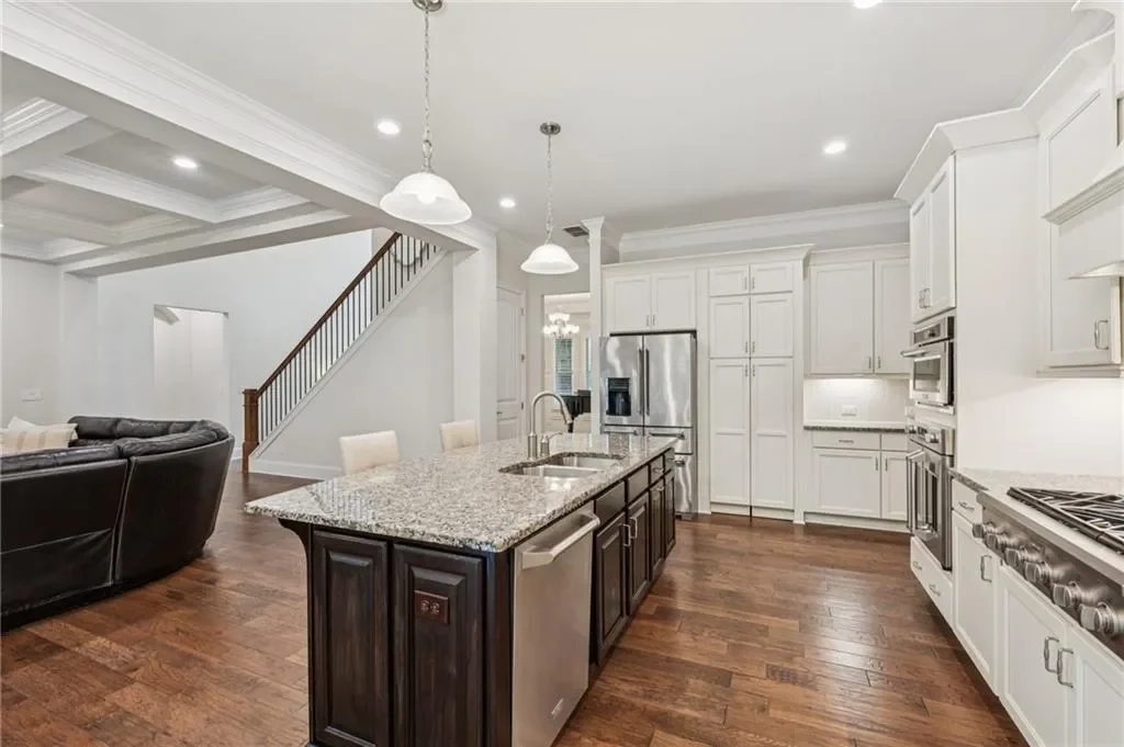 16140 Grand Litchfield Drive, Roswell, Georgia, United States. - Photo 16