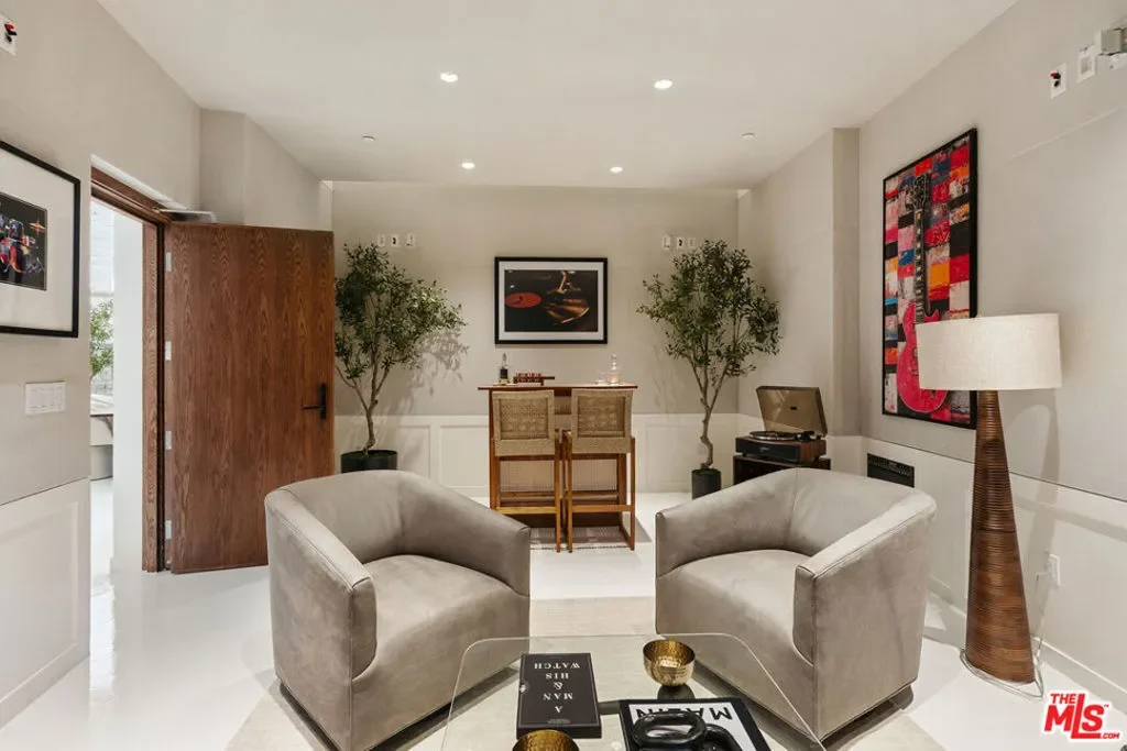 500 Molino Street 101, Los Angeles, California, United States. - Photo 8