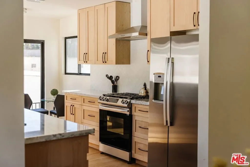 2060 High Tower Drive, Los Angeles, California, United States. - Photo 6