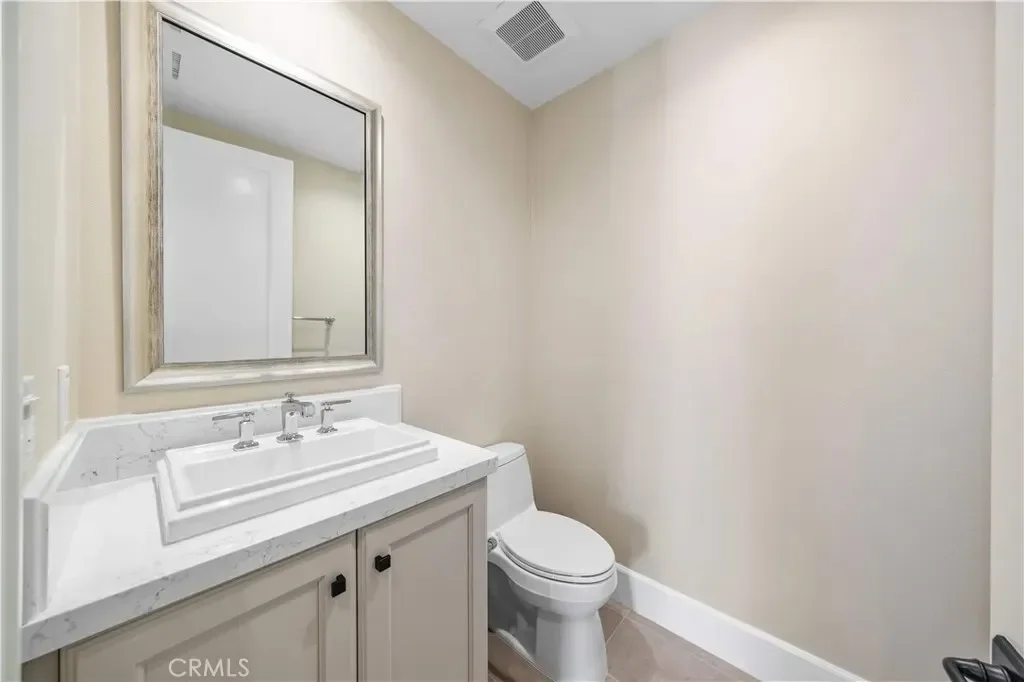 163 Summerland, Irvine, California, United States. - Photo 2