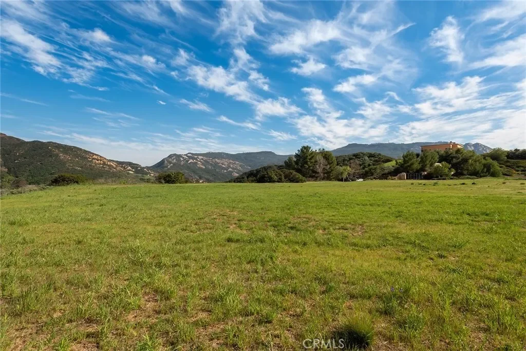 24931 THOUSAND PEAKS Road, Hidden Hills, California, United States. - Photo 2