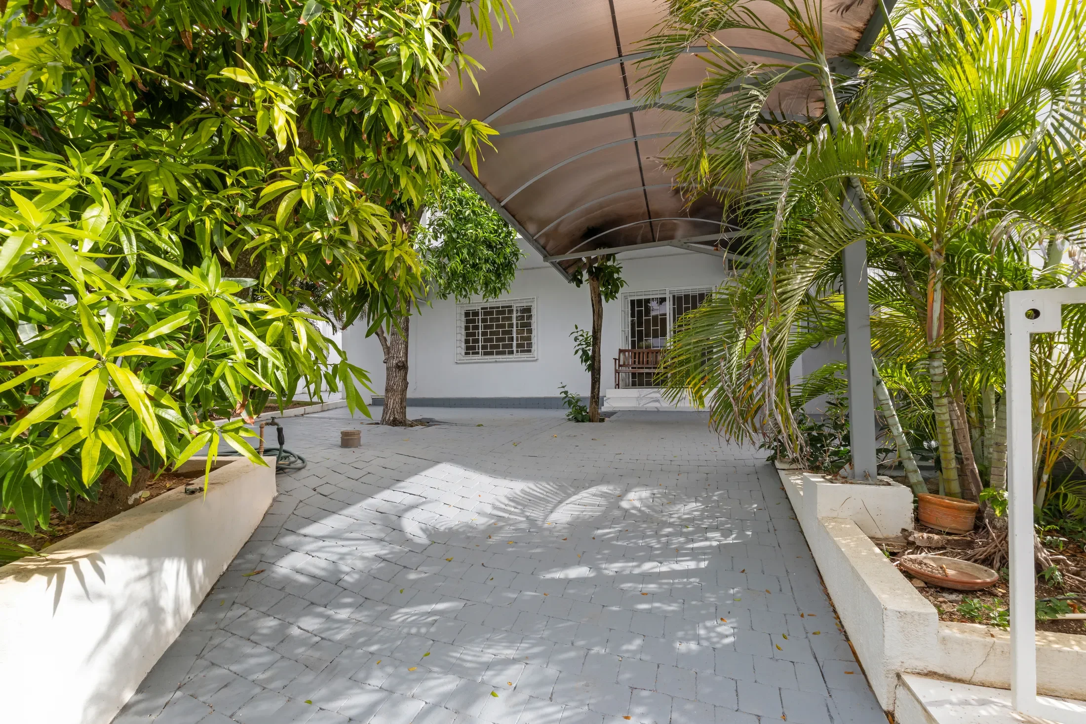 Exterior photo 12