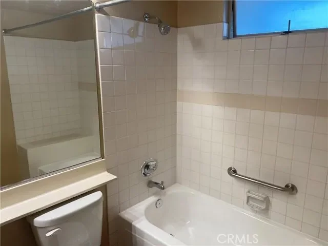1744 10th Street 5, Santa Monica, CA 90404, Santa Monica, California, United States. - Photo 3