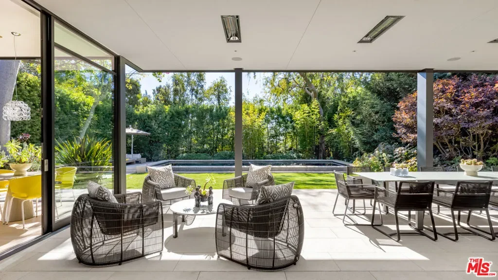 814 Toulon Drive, Los Angeles, California, United States. - Photo 29