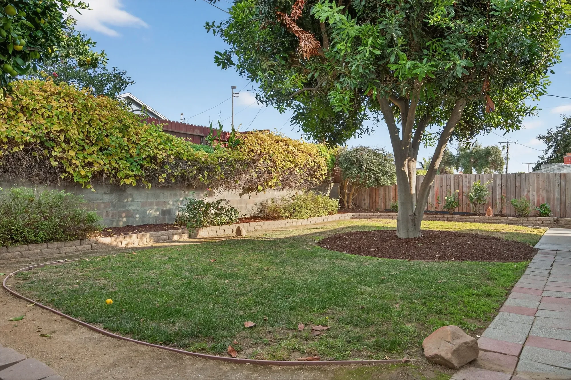 412 Dayloma Avenue , Ventura, CA 93003, Ventura, California, United States. - Photo 25