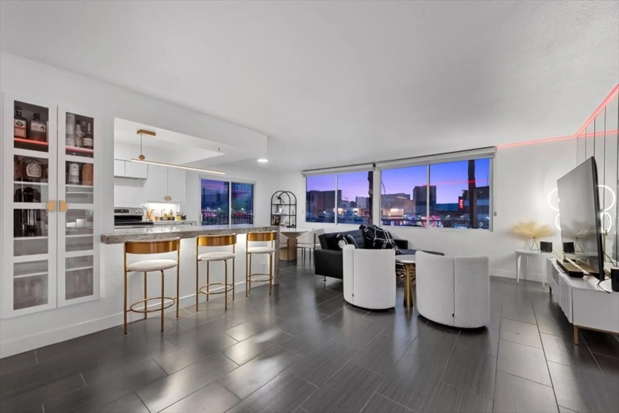 205 E Harmon #406, Las Vegas, NV 89169, Las Vegas, Nevada, United States. - Photo 3