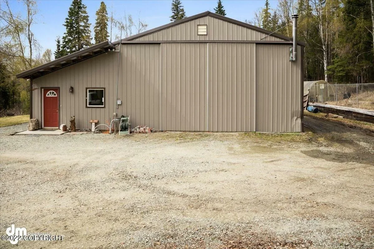Exterior photo 3