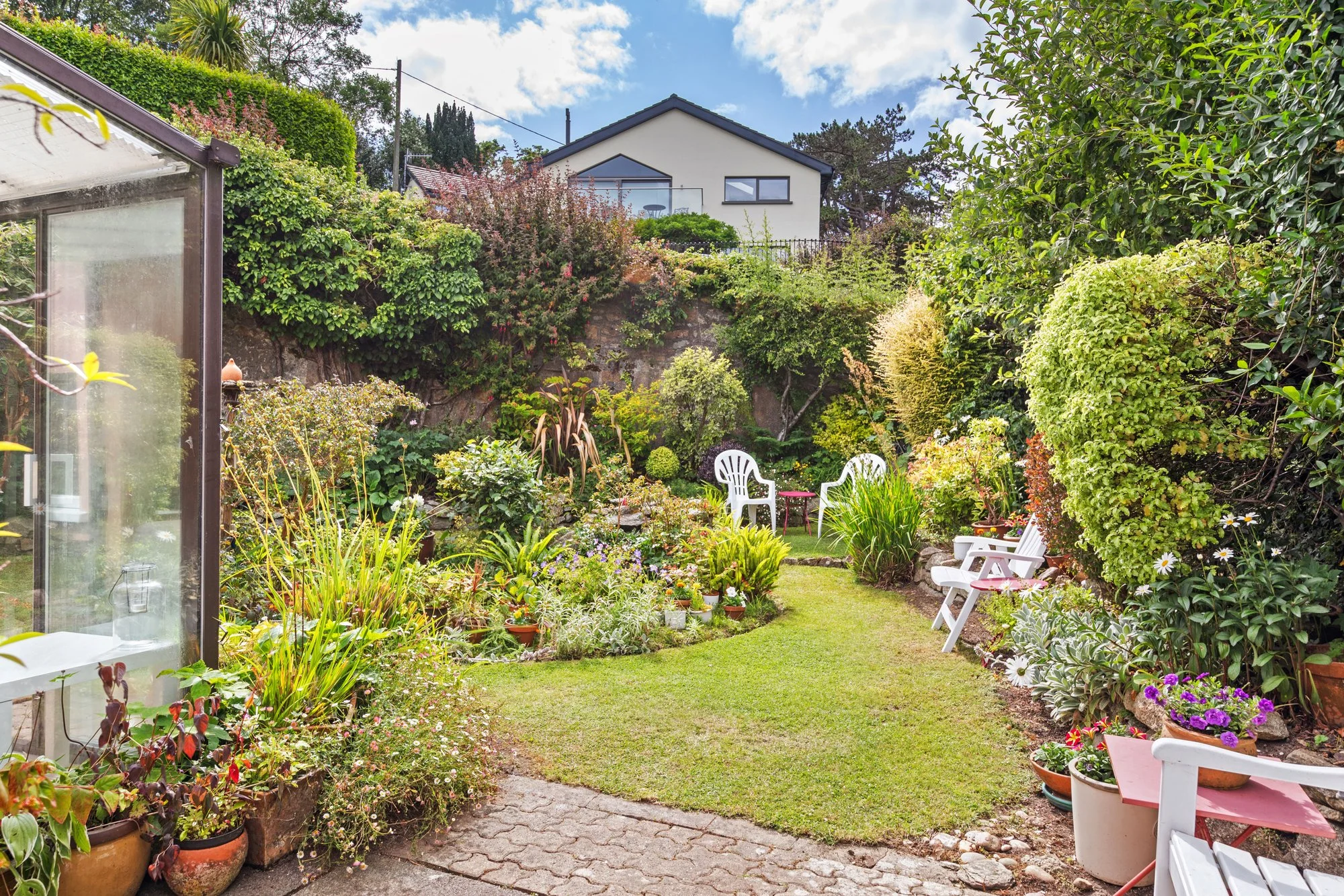 Exterior photo 5