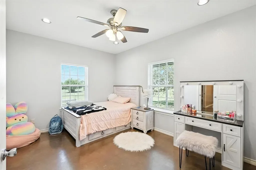 1106 Private Road 425, Savoy, Texas, United States. - Photo 16