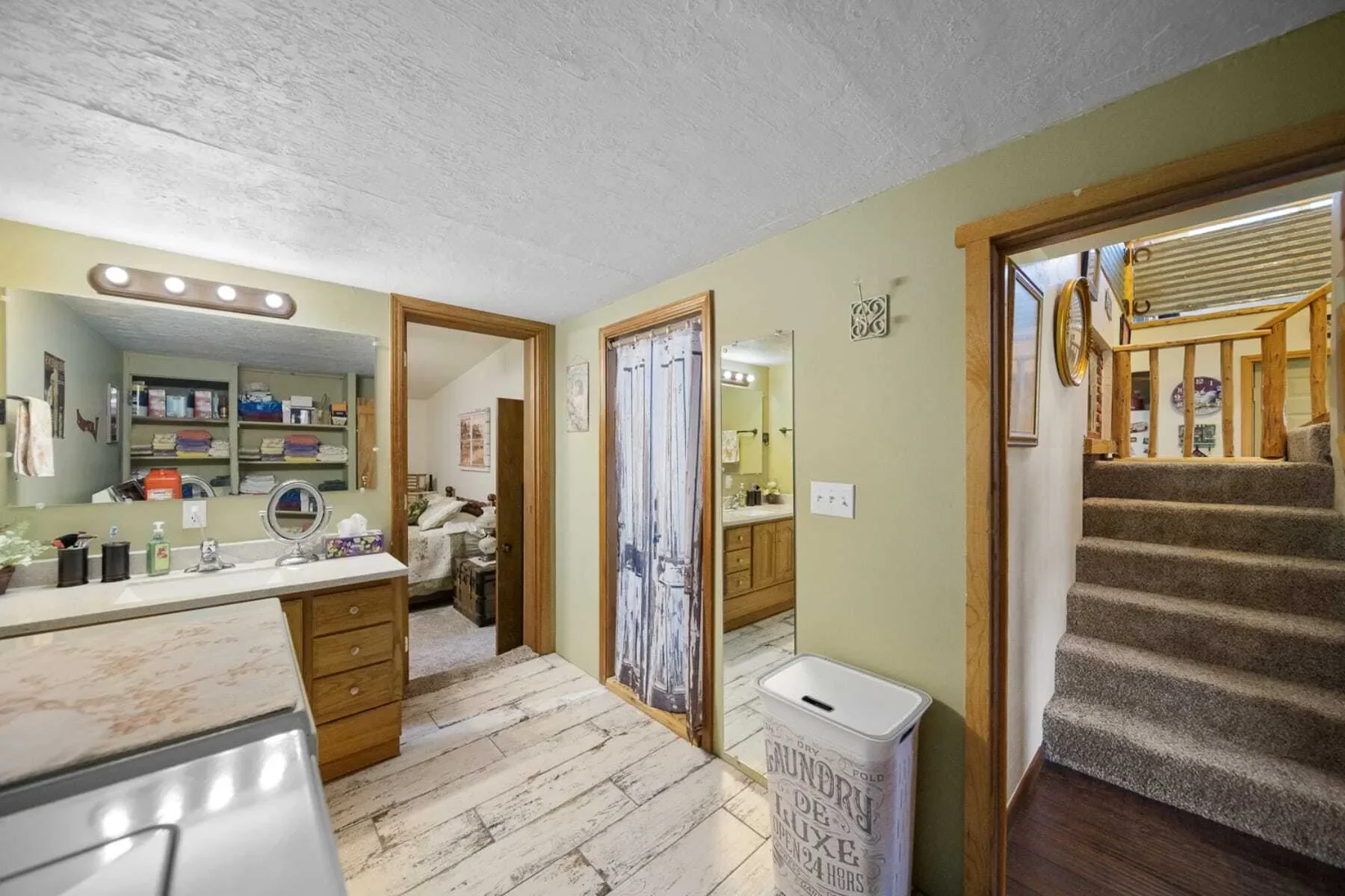 16305 N Ochoco Highway , Prineville, OR 97754, Prineville, Oregon, United States. - Photo 21