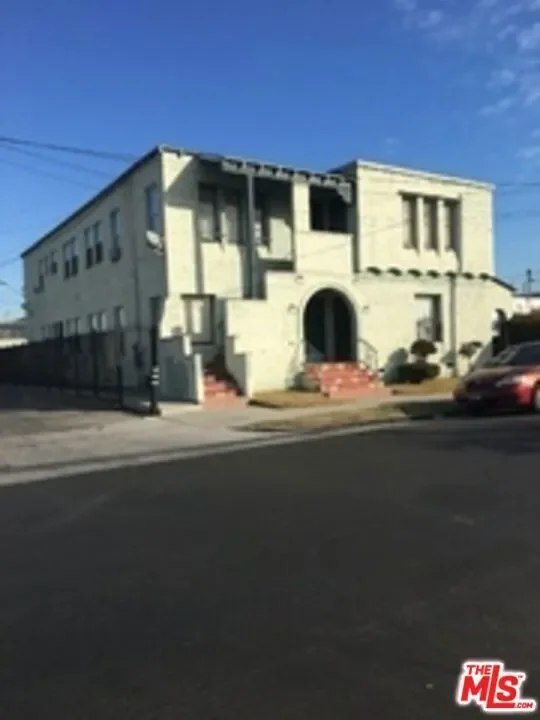 3809 W 30th Street, Los Angeles, California, United States. - Photo 2