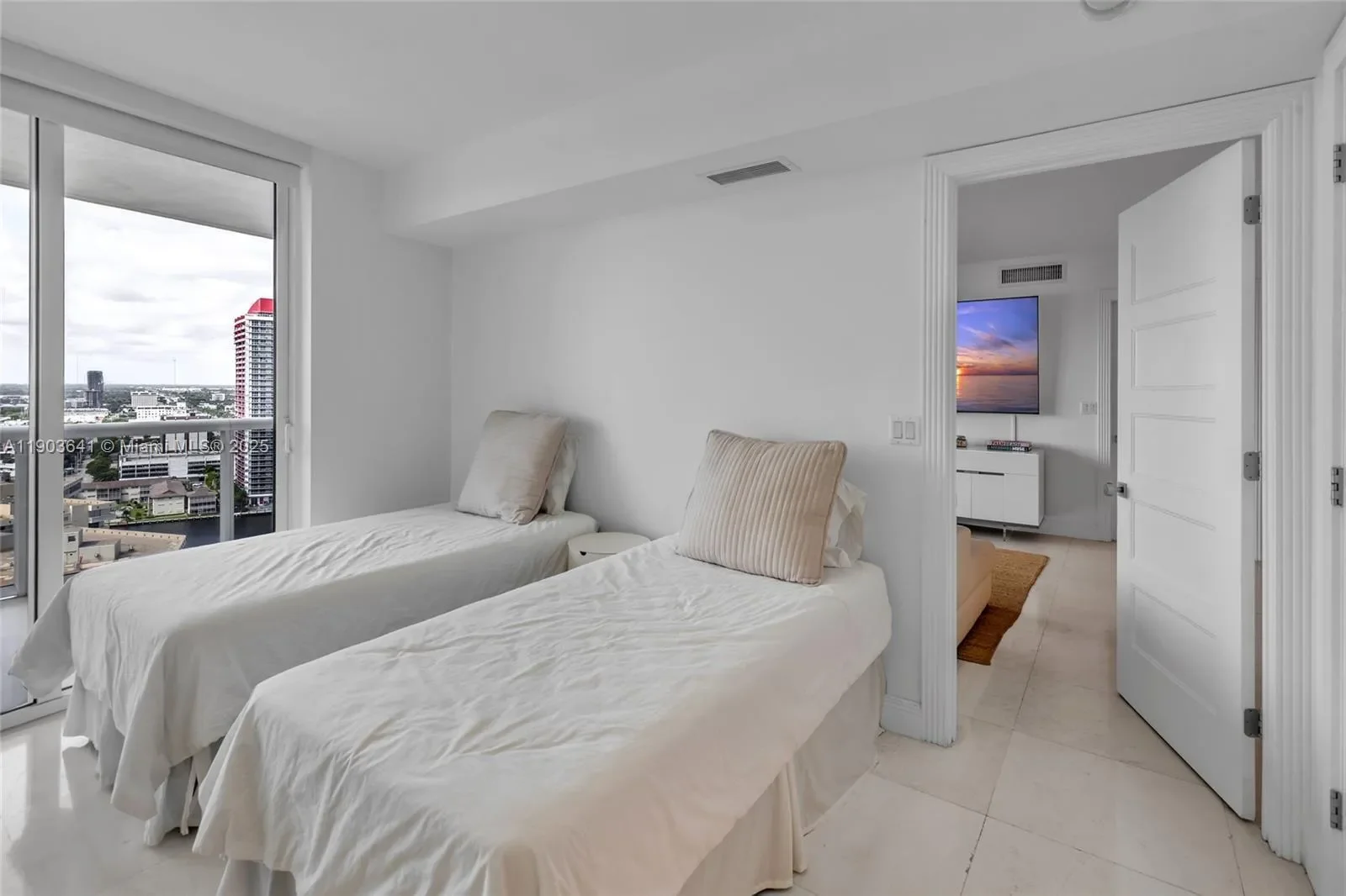 1800 S Ocean Dr 2207, Hallandale Beach, Florida, United States. - Photo 46