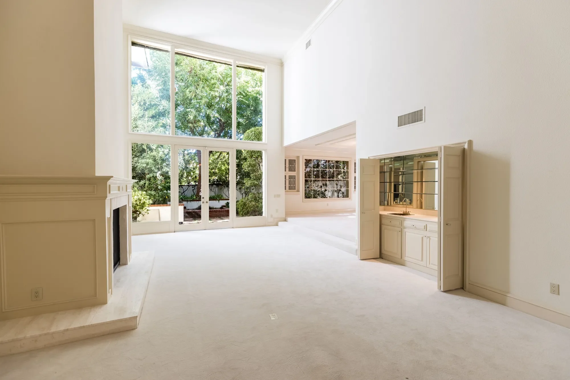 12386 Ridge Circle , Los Angeles, CA 90049, Los Angeles, California, United States. - Photo 21