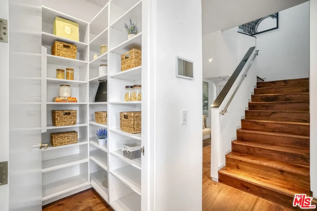 1116 Linda Flora Dr, Los Angeles, California, United States. - Photo 21