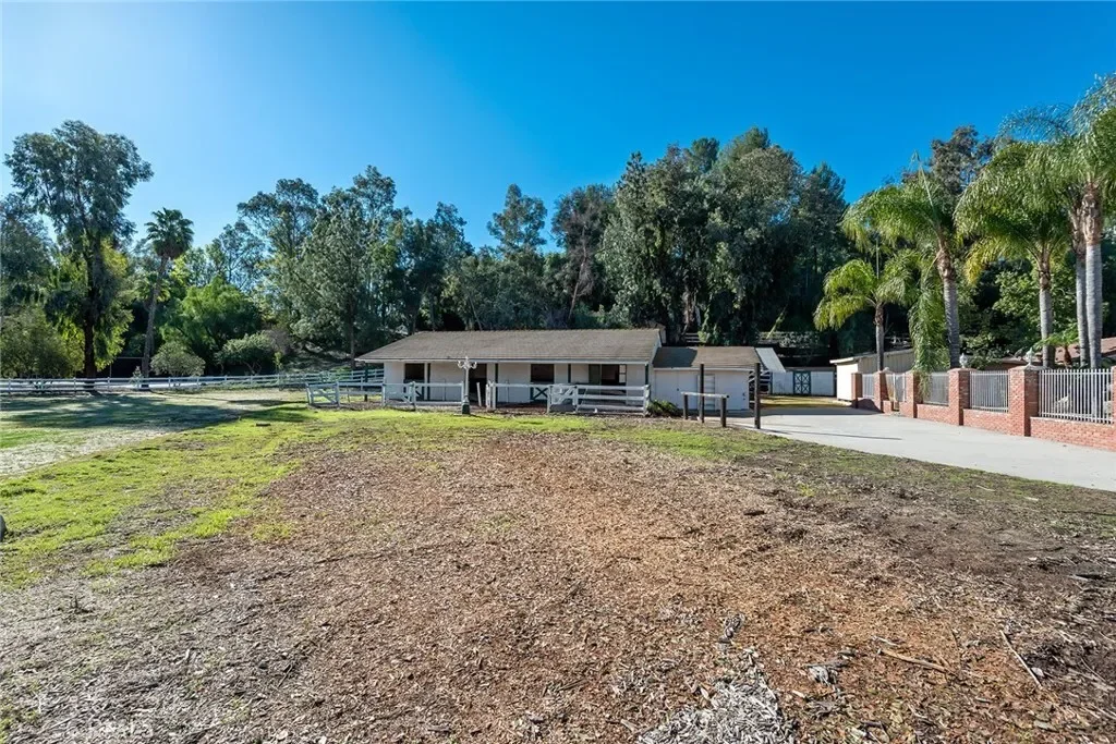 5546 PARADISE VALLEY Road, Hidden Hills, California, United States. - Photo 11