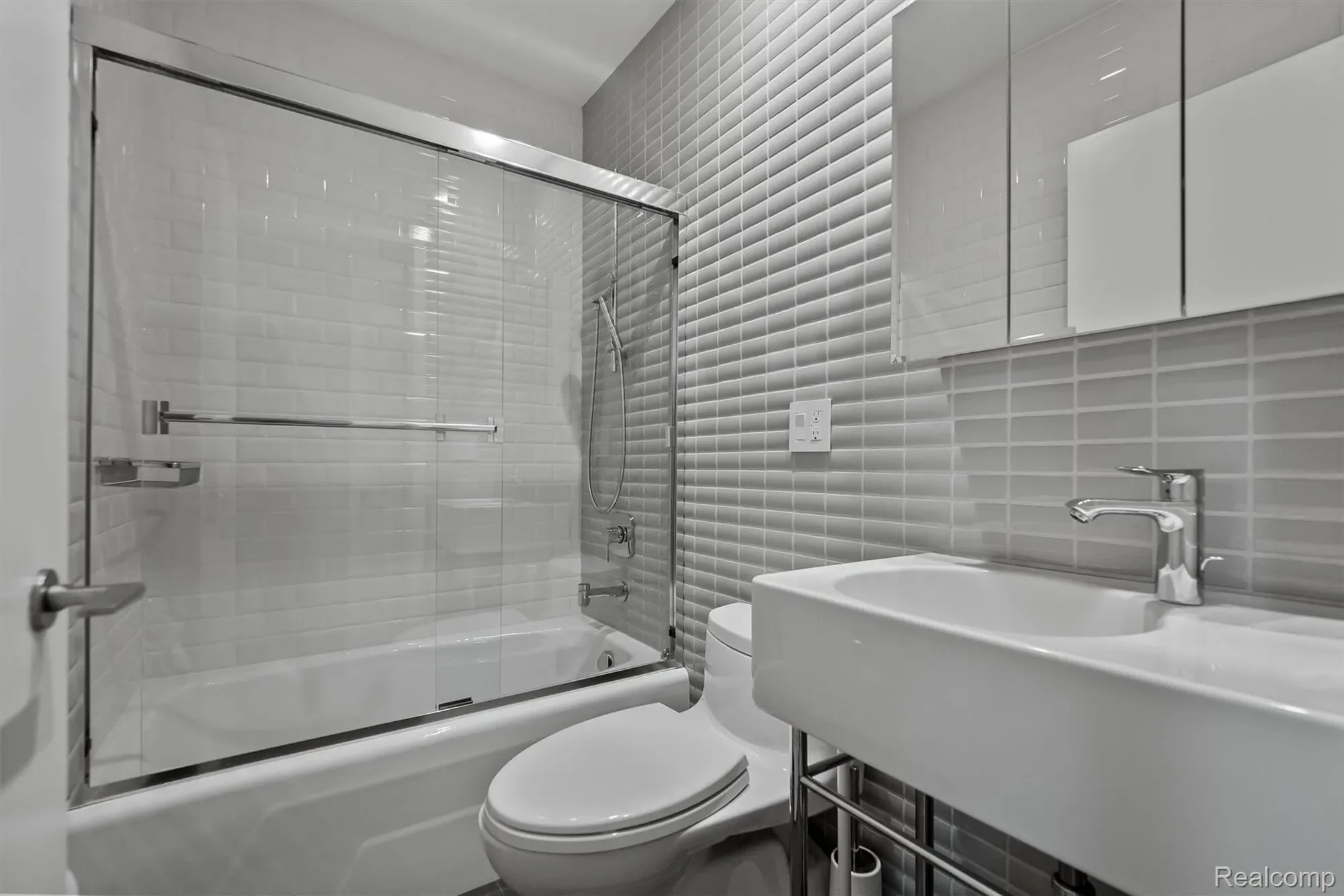 7371 Lindenmere Drive, Bloomfield Hills, MI 48301, Bloomfield Hills, Michigan, United States. - Photo 41