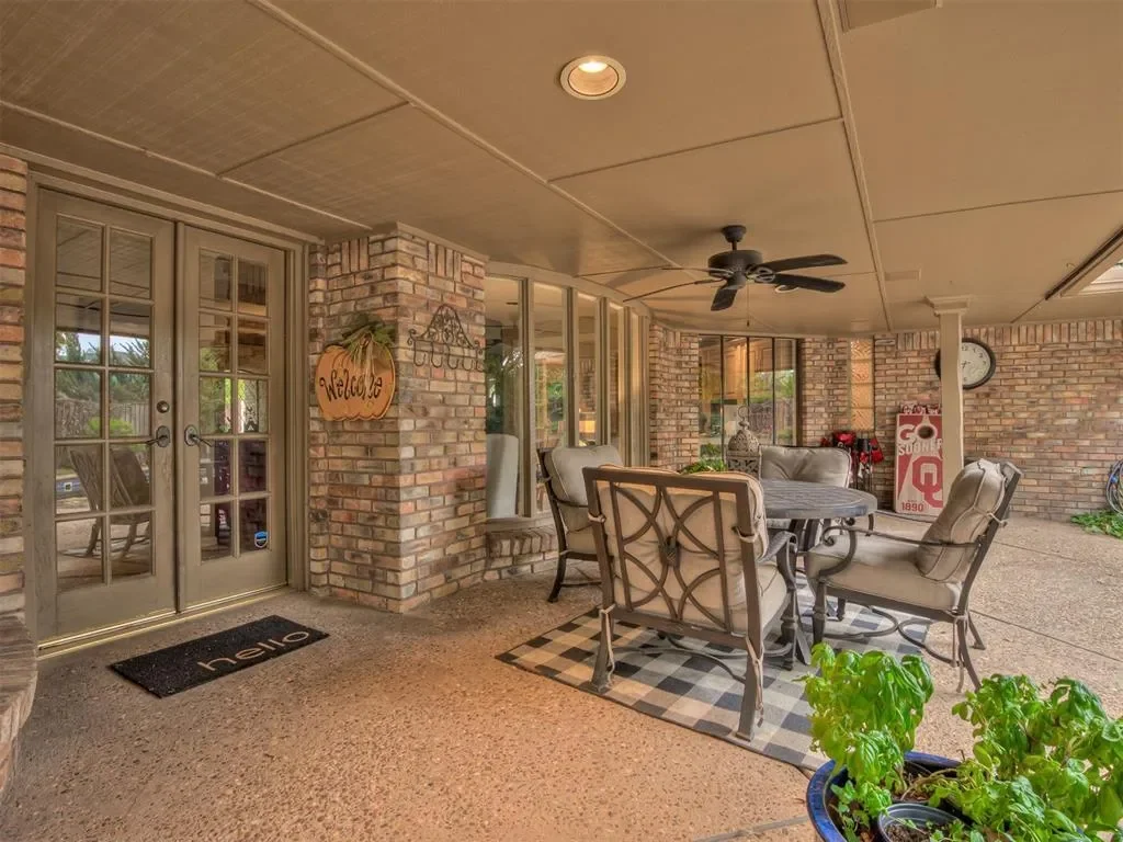 1902 Pin Oak Circle, Norman, OK 73072, Norman, Oklahoma, United States. - Photo 32