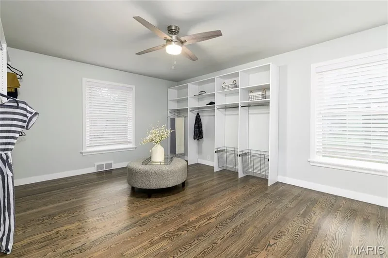 18 Country Aire Drive, St Louis, MO 63131, Town and Country, Missouri, United States. - Photo 31