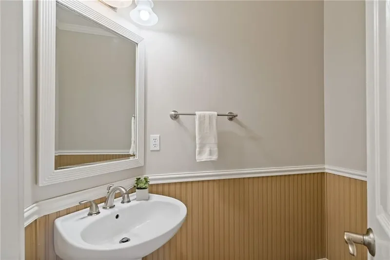 812 Lakemere Crest, Suwanee, GA 30024, Suwanee, Georgia, United States. - Photo 16