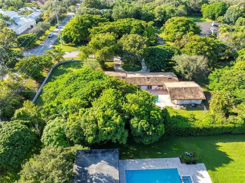 6201 SW 114th St, Coral Gables, Florida, United States. - Photo 5