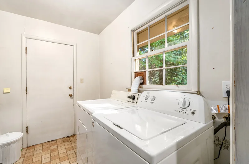 4320 Brookview Drive SE, Atlanta, GA 30339, Atlanta, Georgia, United States. - Photo 26