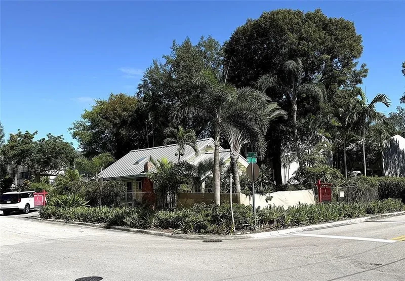 701 NE 1st St, Fort Lauderdale, FL 33301, Fort Lauderdale, Florida, United States. - Photo 8