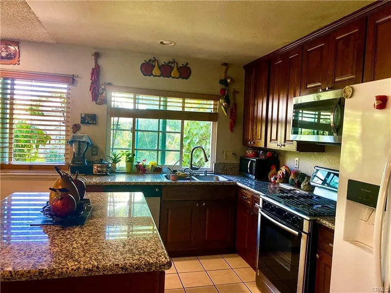 1949 S Palm Place, Ontario, CA 91762, Ontario, California, United States. - Photo 7