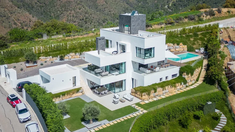 Luxurious Villa with Panoramic Views in Montemayor, Benahavis
