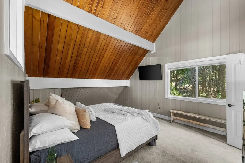 635 Grass Valley Road , Lake Arrowhead, CA 92352, Lake Arrowhead, California, United States. - Photo 15