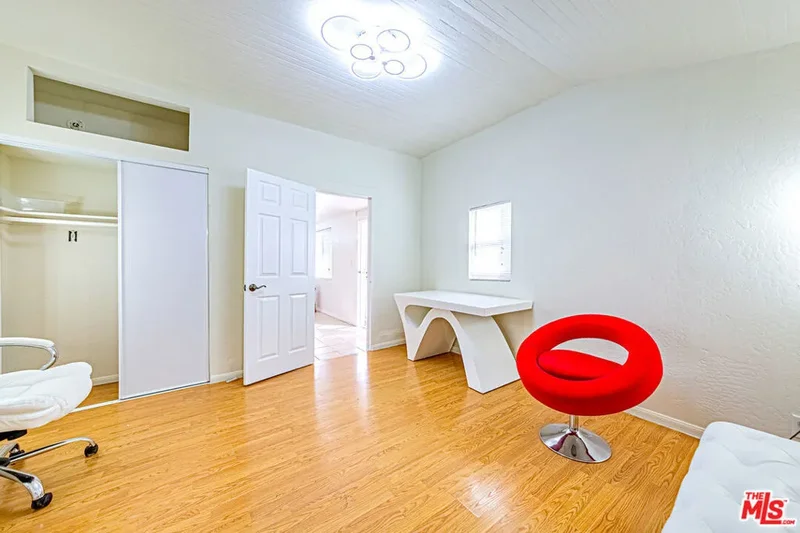 1241 S Kenmore Avenue, Los Angeles, California, United States. - Photo 15