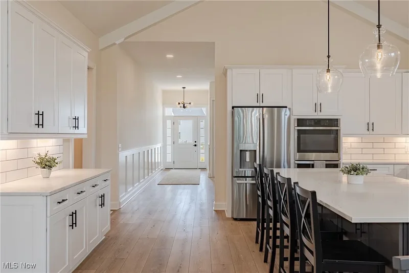 592 Magnolia Court, Mayfield Village, OH 44143, Cleveland, Ohio, United States. - Photo 2