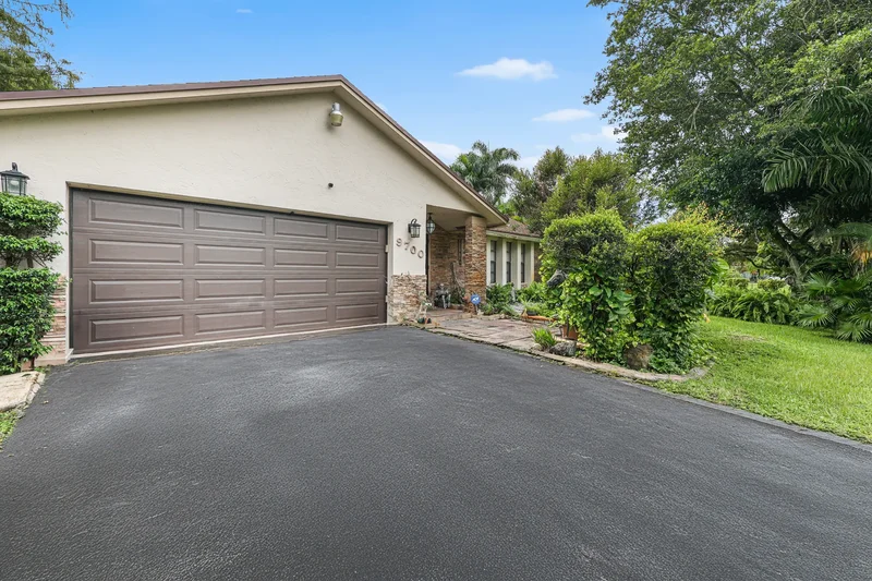 9700 NW 28th St , Hollywood, FL 33024, Pembroke Pines, Florida, United States. - Photo 3