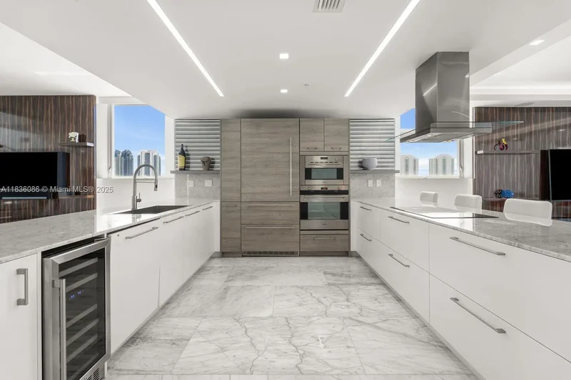 400 Sunny Isles Blvd 2008, Golden Beach, Florida, United States. - Photo 10