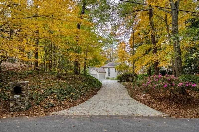 6010 Heards Drive, Sandy Springs, GA, 30328, USA, Atlanta, Georgia, United States. - Photo 16