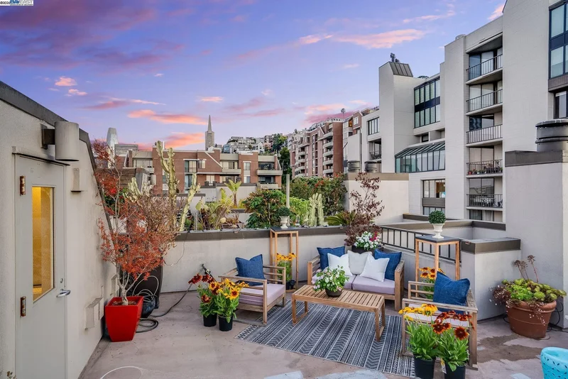 156 Lombard St, San Francisco, California, United States. - Photo 49