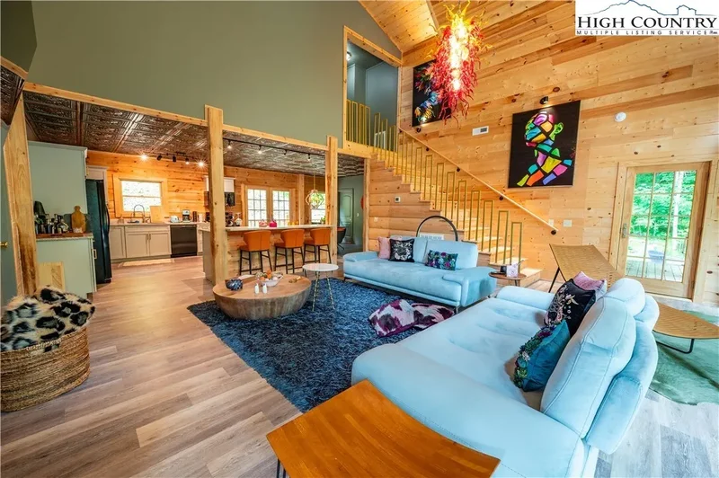 Charming Custom Log Cabin in the heart of Sugar Mountain!