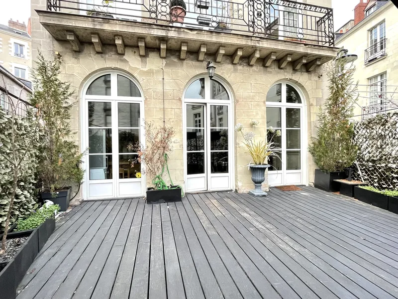 BEAUTIFUL 150 M2 APARTMENT WITH 50 M2 TERRACE!