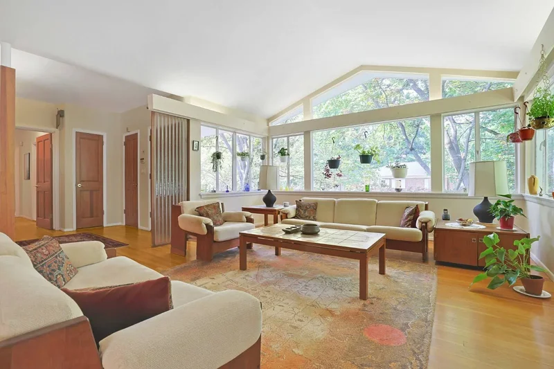 4650 Livingston Avenue, New York, New York, United States. - Photo 27