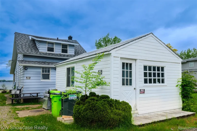 1815 E Lake Drive, Novi, MI 48377, Novi, Michigan, United States. - Photo 10