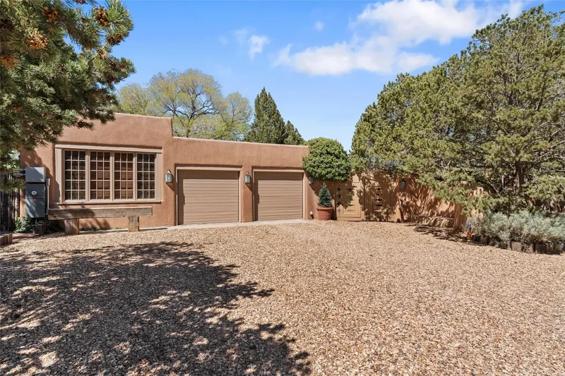 620 Camino Rancheros, Santa Fe, NM 87505, Santa Fe, New Mexico, United States. - Photo 54