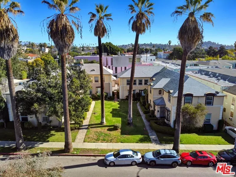 1852 -62 N Edgemont Street, Los Angeles, California, United States. - Photo 19