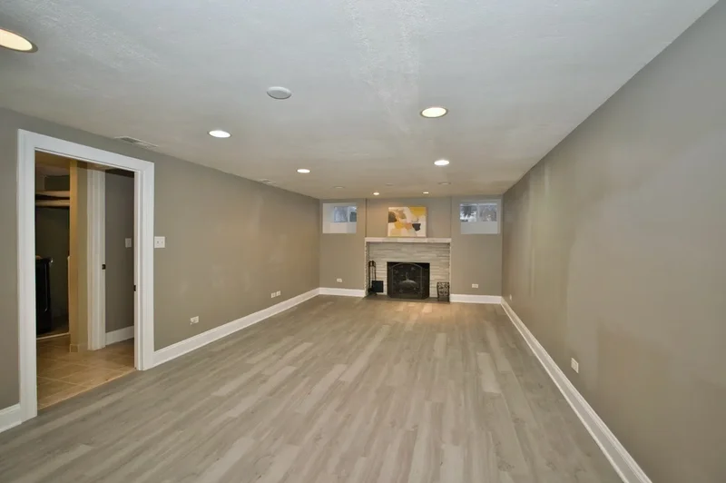 6835 Lavergne Avenue, Skokie, IL 60077, Skokie, Illinois, United States. - Photo 22