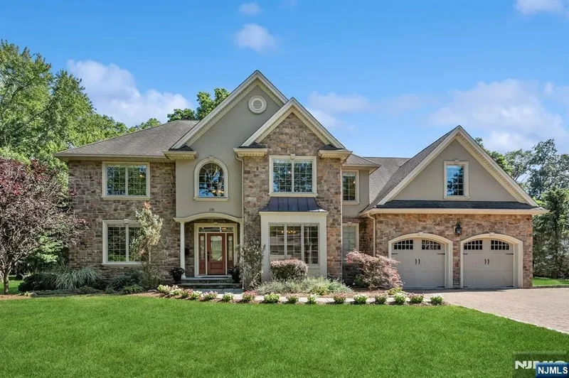 Residential Closter